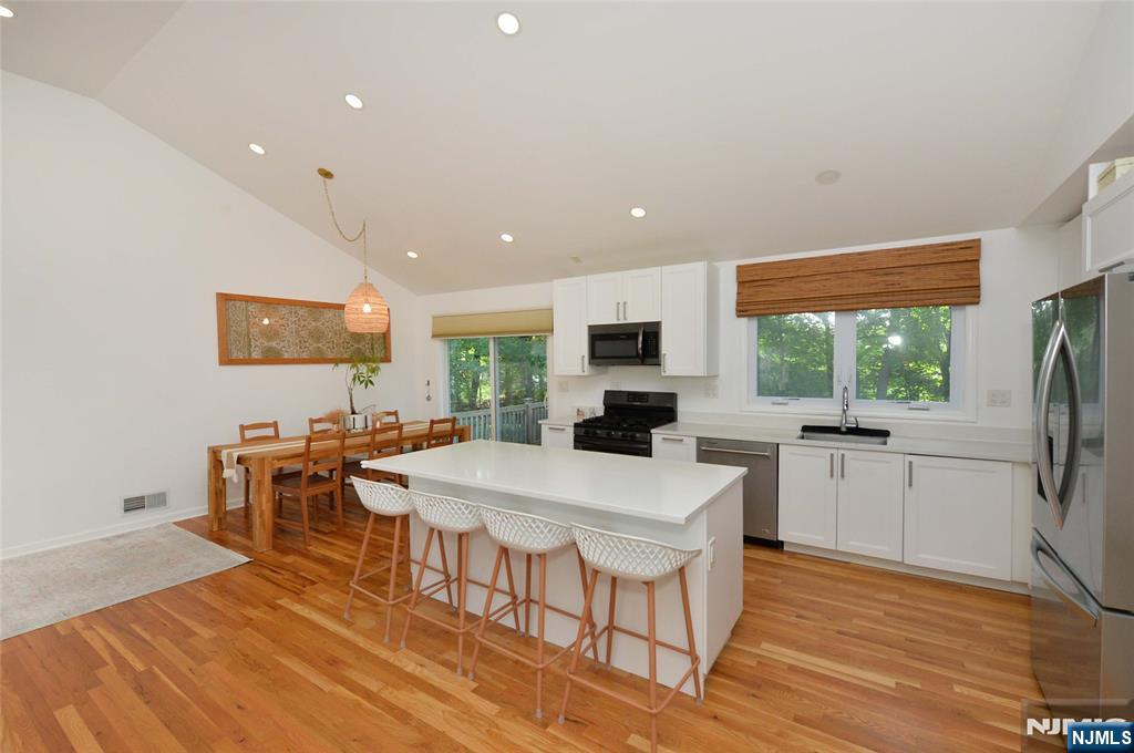 16-38 Mandon Place