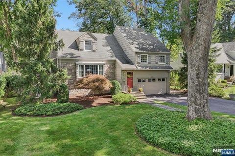 Photo of 401 Hamilton Road, Ridgewood Village, NJ 07450 (MLS # 26033239)