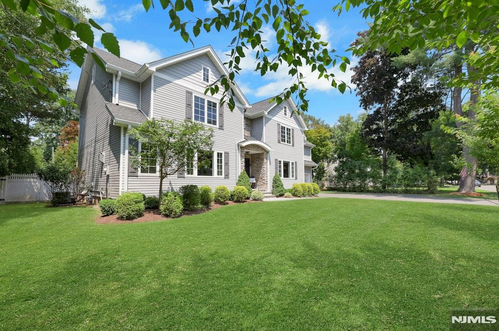 84 Leclerc Avenue