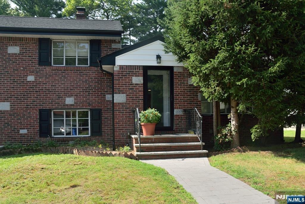 46 Newcomb Road