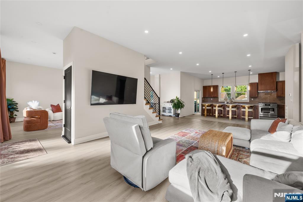 1522 Van Houten Avenue