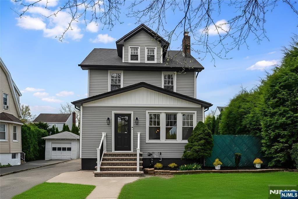 Photo of 210 Paterson Avenue, Hasbrouck Heights, NJ 07604 (MLS # 26013218)