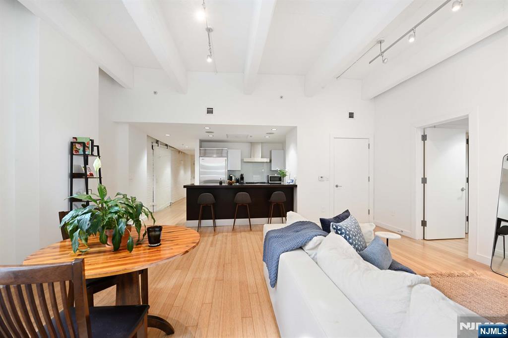 1425 Garden Street 203