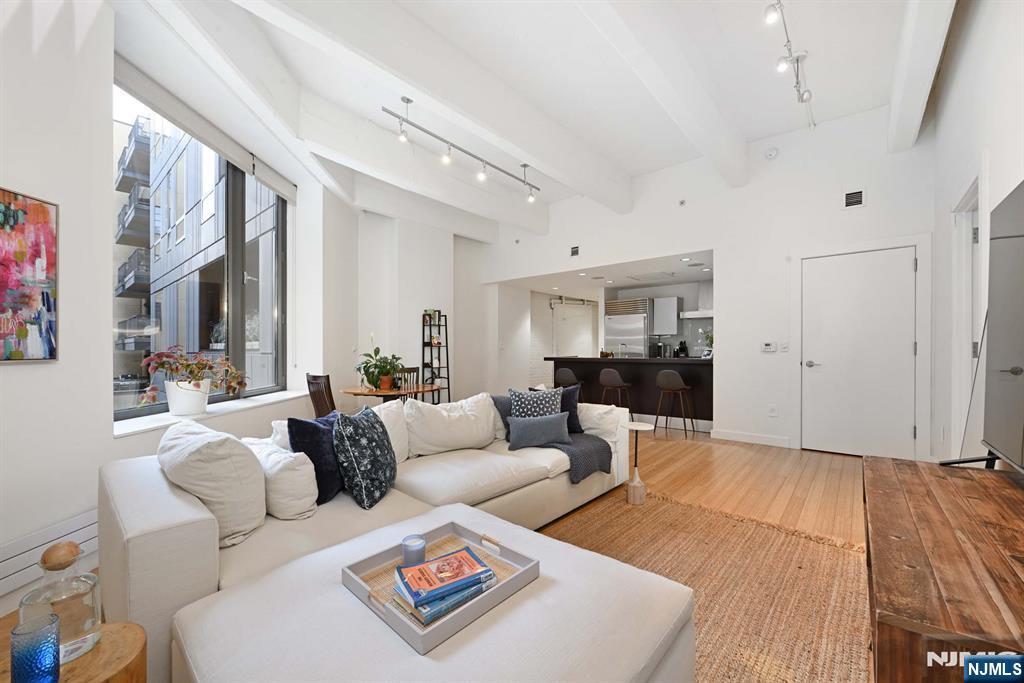 1425 Garden Street 203