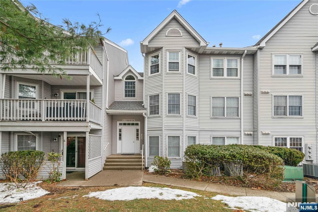 Photo of 15 Boulder Run Road, Paterson, NJ 07501 (MLS # 26007627)