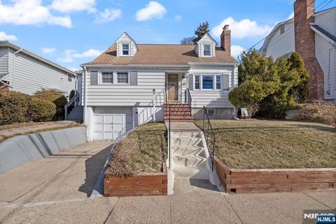 307 Warburton, Hawthorne, NJ 07506 - MLS#: 25007568