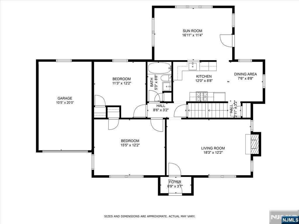 Main image without alt text