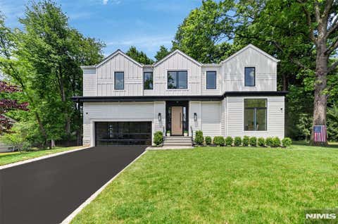Photo of 26 Collins Avenue, Closter, NJ 07624 (MLS # 26022143)