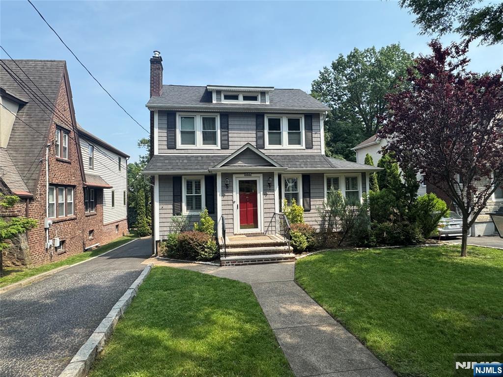 1333 Princeton Rd, Teaneck, New Jersey - 4 Bedrooms  
2 Bathrooms  
7 Rooms - 
