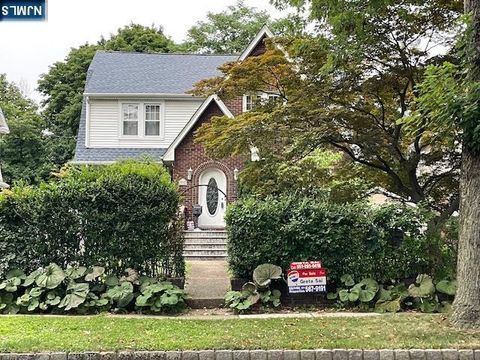 Photo of 135 Rockwood Place, Englewood, NJ 07631 (MLS # 25027721)