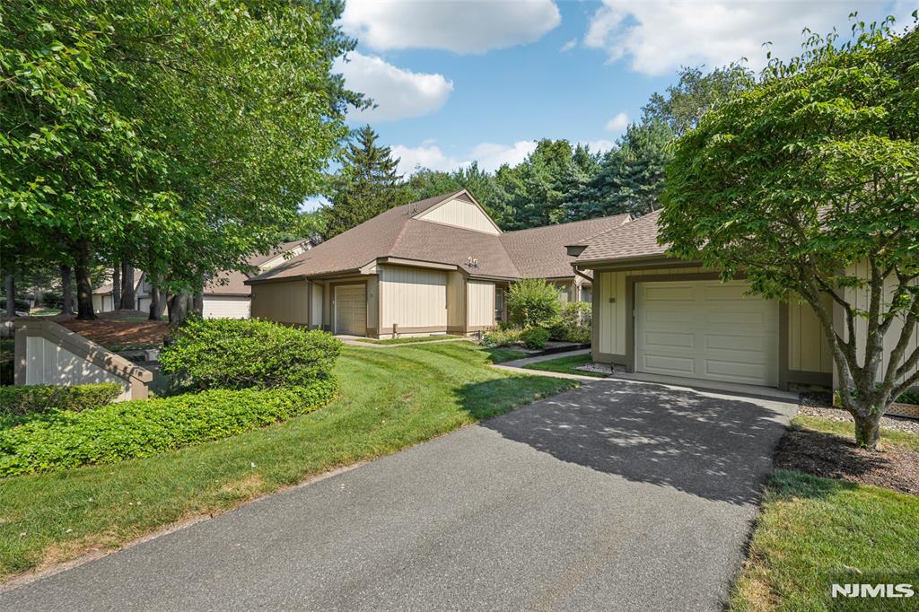 416 Bromley Place 416B
