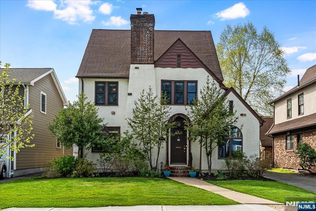 Property for Sale at 22 Spencer Road, Glen Ridge, New Jersey - Bedrooms: 4 
Bathrooms: 3.5 
Rooms: 9  - $949,000