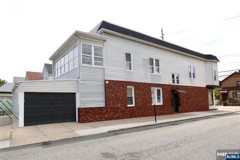 Photo of 59 Locust Ave #2R, Wallington, NJ 07057 (MLS # 26026759)