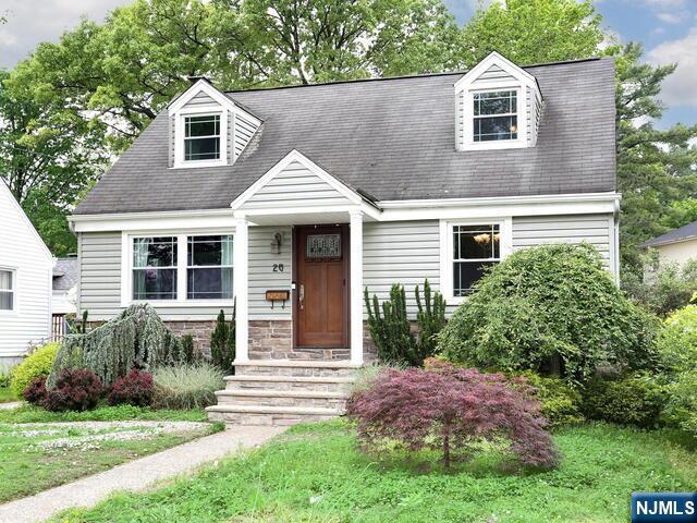 26 Greenwich Street, Bergenfield, New Jersey - 3 Bedrooms  
2 Bathrooms  
6 Rooms - 