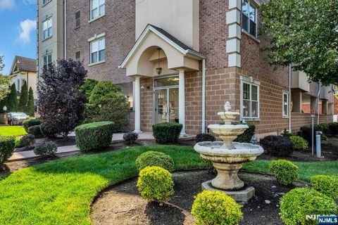 Photo of 241 Union Street #302, Hackensack, NJ 07601 (MLS # 26011362)