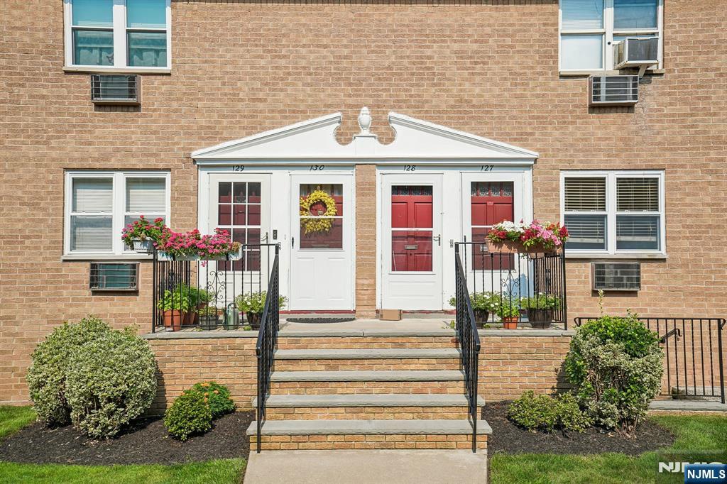 725 Joralemon Street 127