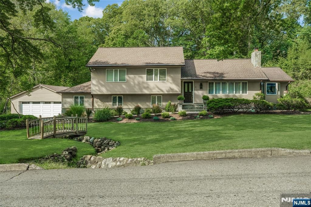 Photo of 23 Chuckanutt Drive, Oakland, NJ 07436 (MLS # 25034917)