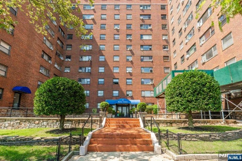 Photo of 6515 Boulevard East #5H, West New York, NJ 07093 (MLS # 26031916)