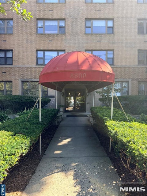 Photo of 8800 Boulevard #6K, North Bergen, NJ 07047 (MLS # 26037335)