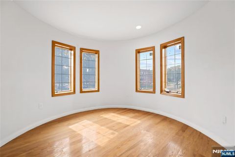 Photo of 176 Union Avenue, Rutherford, NJ 07070 (MLS # 25039248)