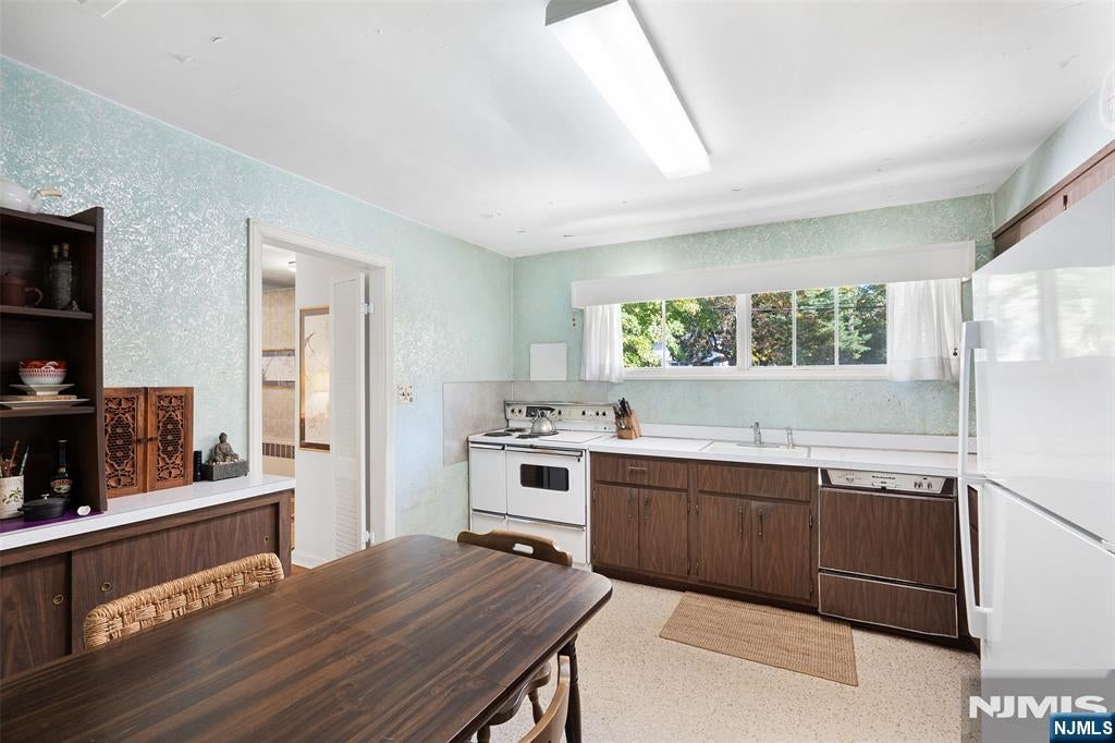 11 Hamilton Drive