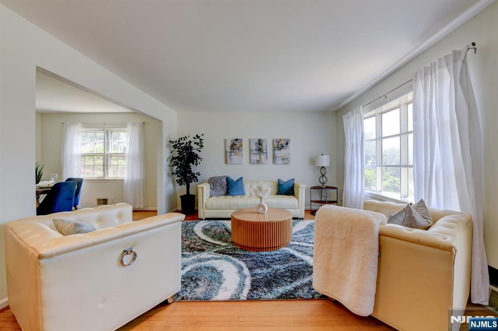 15 Winding Way