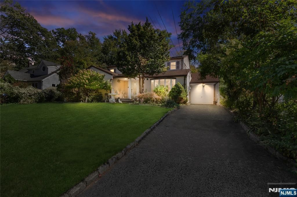 Photo of 766 7th Avenue, River Edge, NJ 07661 (MLS # 25032281)