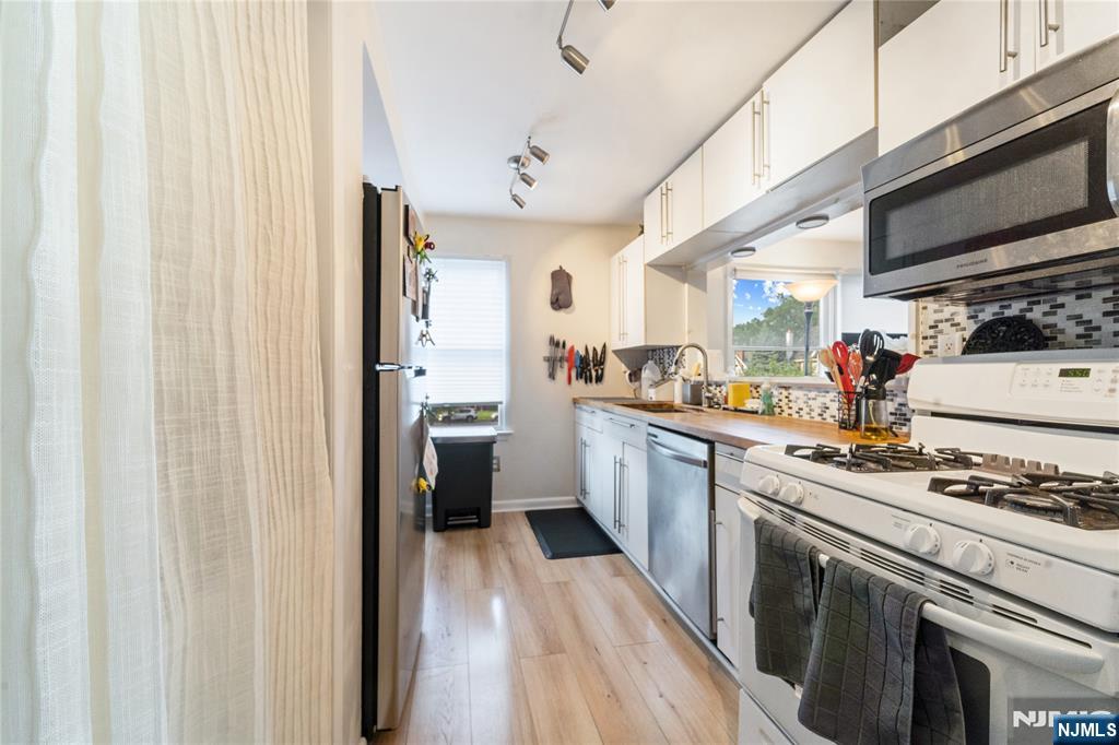 133 Center Street E5