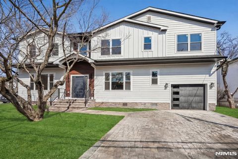 229 Sutton Place New Milford NJ 07646