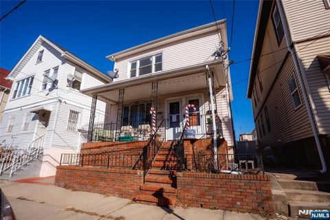 Photo of 125 Clark Pl #123, Elizabeth, NJ 07206 (MLS # 25043063)