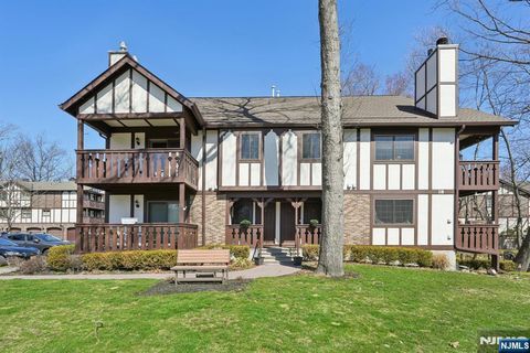 Photo of 1810 Faulkner Court, Mahwah, NJ 07430 (MLS # 26008575)