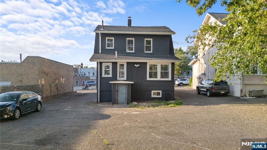 16 Palisade Avenue