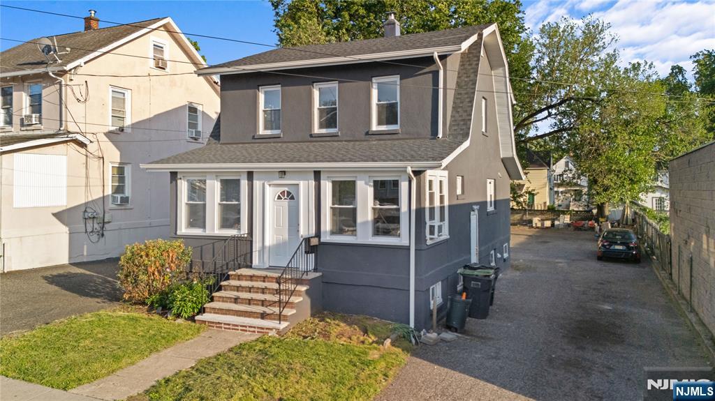 16 Palisade Avenue