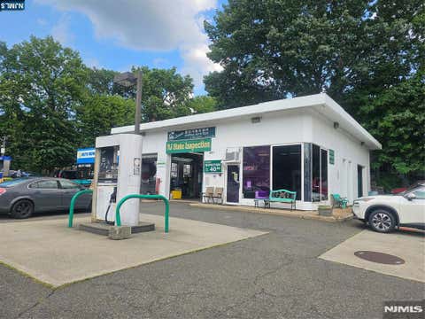 Photo of 431 Broad Avenue, Leonia, NJ 07605 (MLS # 26027465)