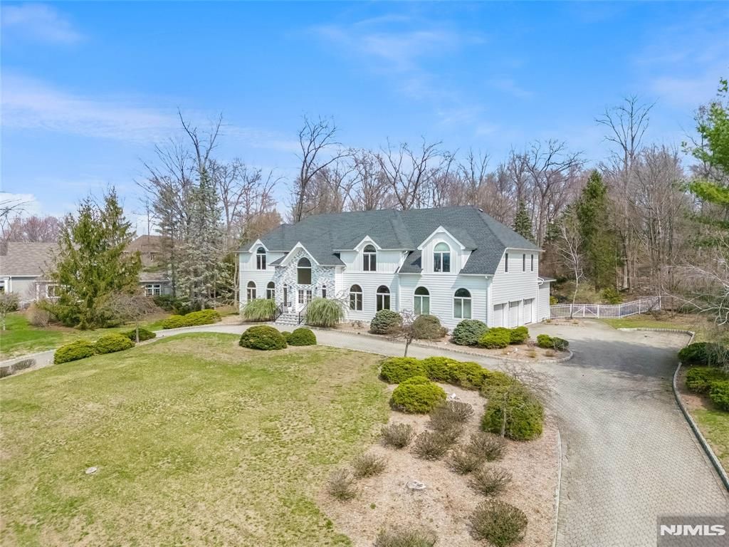 Photo of 718 High Woods Drive, Franklin Lakes, NJ 07417 (MLS # 26010525)