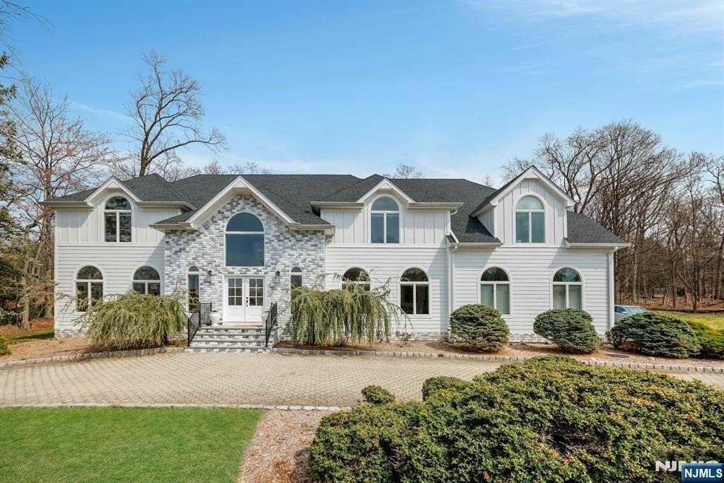 Photo of 718 High Woods Drive, Franklin Lakes, NJ 07417 (MLS # 26010525)