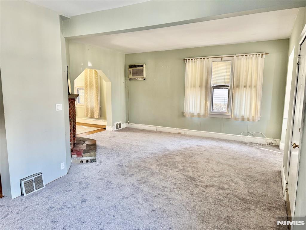 367 Orchard Terrace
