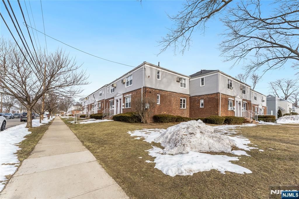 Photo of 70 Hastings Ave #A, Rutherford, NJ 07070 (MLS # 26010009)