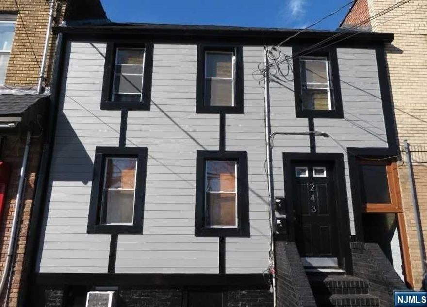 Opportunity knocks, Location, Location, Excellent home for a starter investor or Owner Occupied. New Roof, Sold "AS IS" Commuters Dream, enjoy the great community park. Ironbound is a remarkable neighborhood. Independence Park is like an open Oasis that people of all ages rely on for recreation, relaxation, Exercise, and socialization.