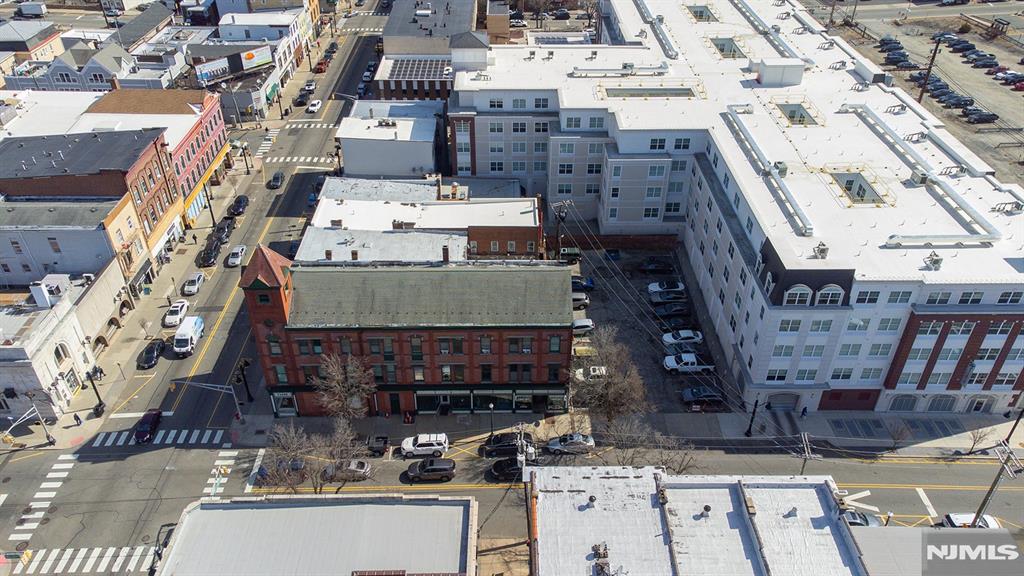 16 W Blackwell Street