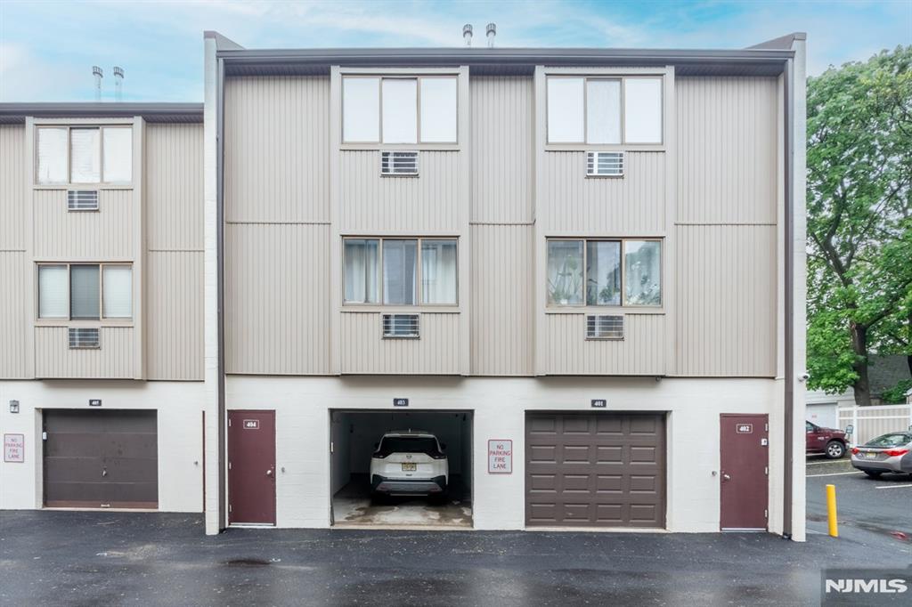 403 West Ridge Mews
