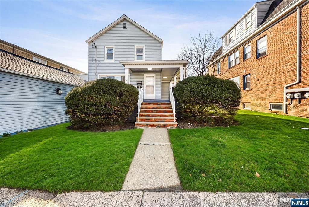 Photo of 330 Hoover Avenue, Bloomfield, NJ 07003 (MLS # 26013325)