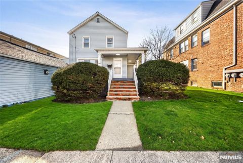 Photo of 330 Hoover Avenue, Bloomfield, NJ 07003 (MLS # 26013325)