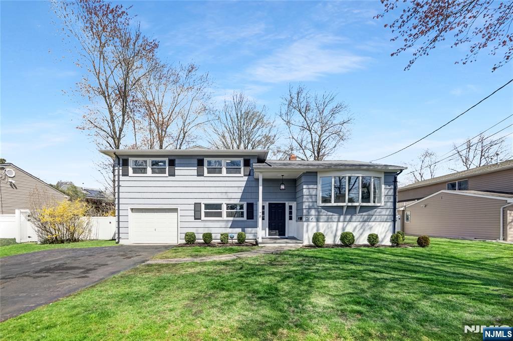 Property for Sale at 78 Teak Road, Dumont, New Jersey - Bedrooms: 3 
Bathrooms: 2 
Rooms: 8  - $749,900