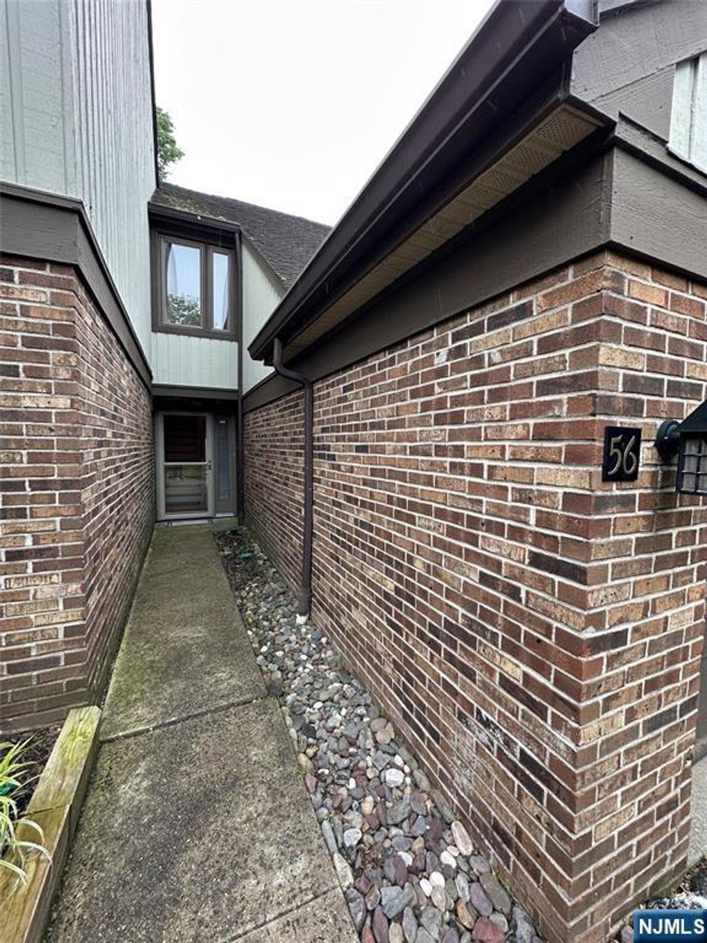 Photo of 56 Meadowview Court, Leonia, NJ 07605 (MLS # 25019783)