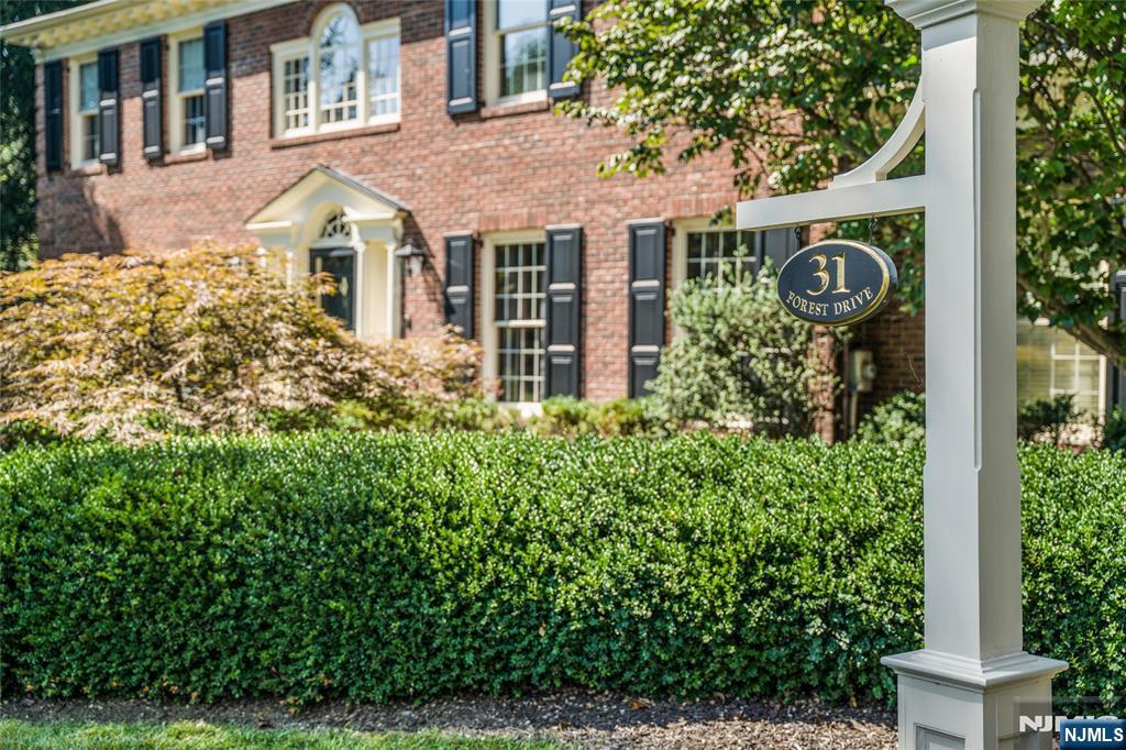 31 Forest Drive