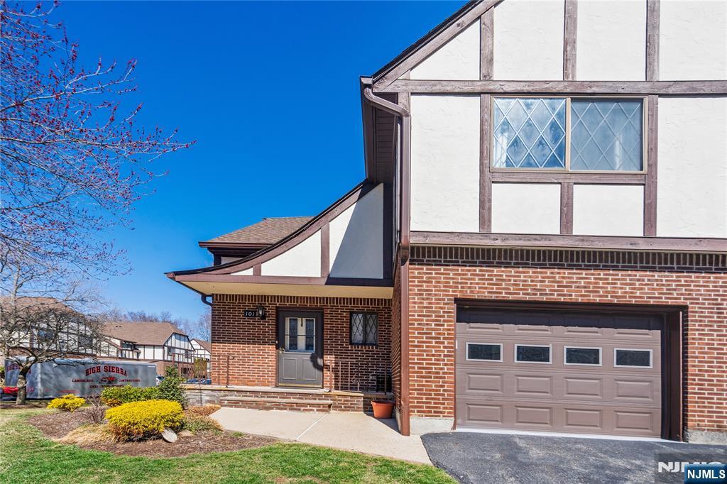 101 Holiday Lane 101, River Vale, New Jersey - 3 Bedrooms  
3 Bathrooms - 