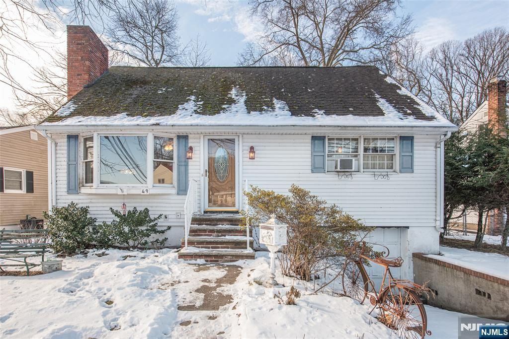 Photo of 49 Skyline Lake Drive, Ringwood, NJ 07456 (MLS # 26002823)