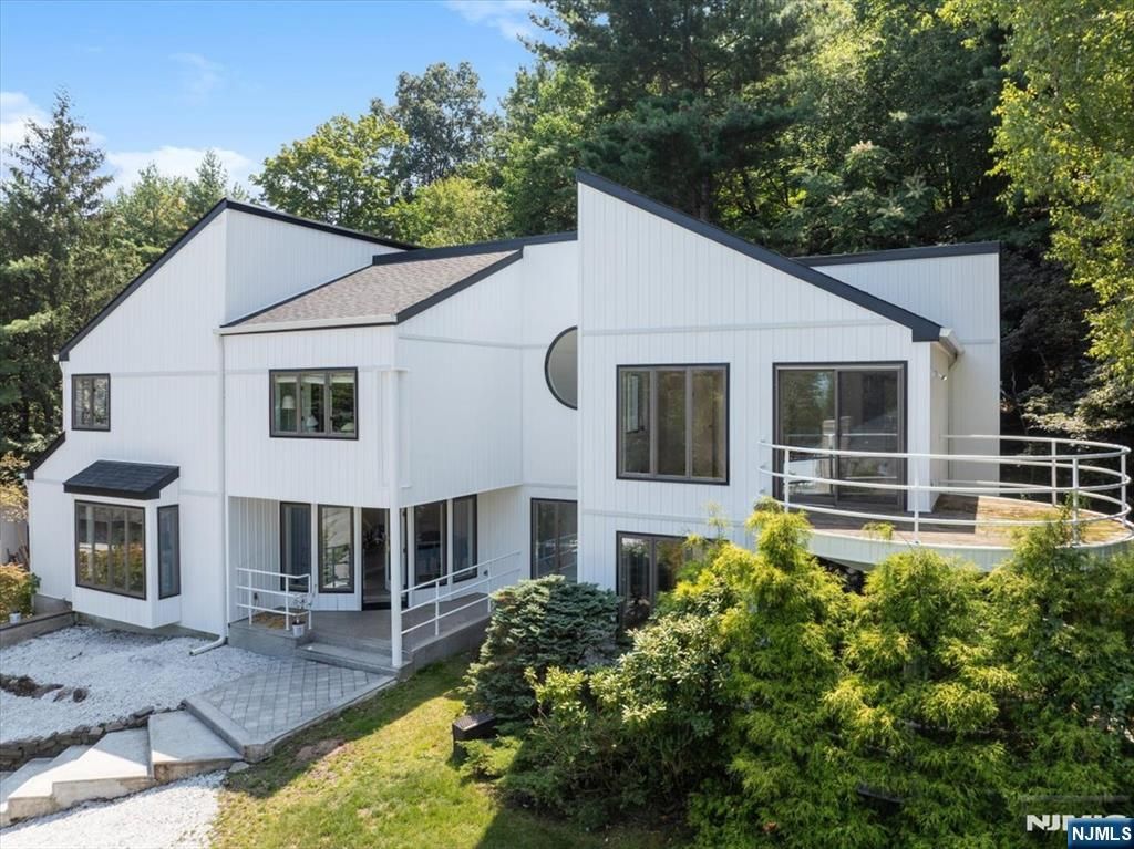 Photo of 215 Eileen Drive, Cedar Grove, NJ 07009 (MLS # 25032064)