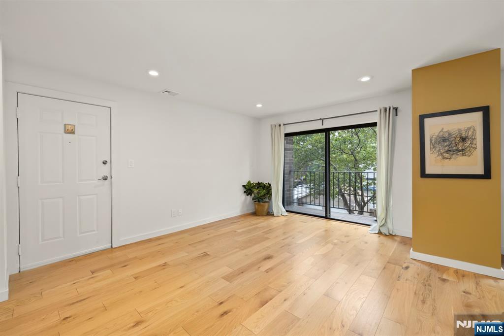 6023 Boulevard East 2A